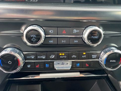 Used 2025 Ford F150 Lariat AWD/4WD image 17