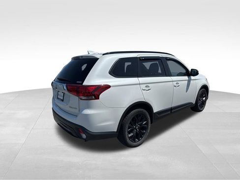 Used 2019 Mitsubishi Outlander AWD image 7