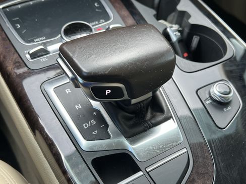Used 2019 Audi Q7 3.0T Prestige w/ Prestige Package AWD/4WD image 26