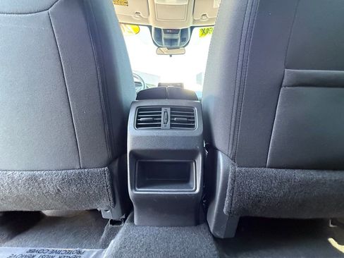 Used 2024 Nissan Rogue S FWD image 34