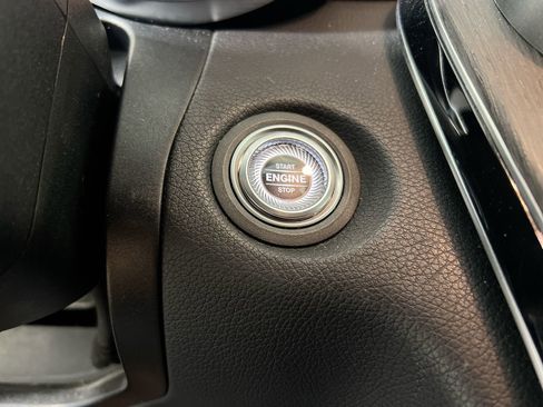 Used 2019 Mercedes-Benz C 300 Sedan image 21