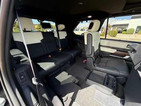 Used 2024 Toyota Sequoia Capstone AWD/4WD image 17