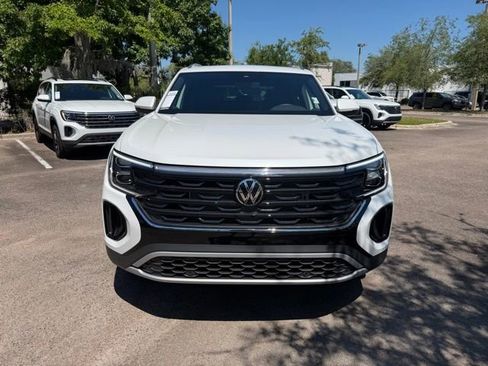 New 2026 Volkswagen Atlas Cross Sport SE FWD image 2