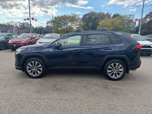 Used 2021 Toyota RAV4 XLE Premium image 2