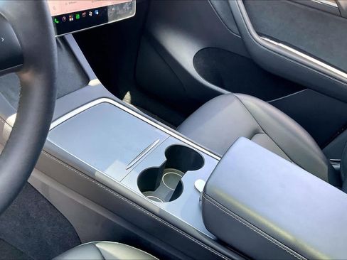 Used 2023 Tesla Model Y AWD image 14