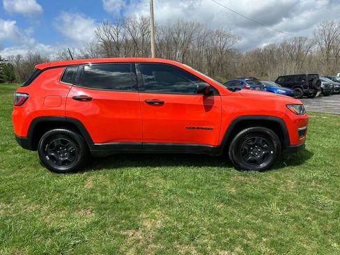 Used 2018 Jeep Compass Sport image 2