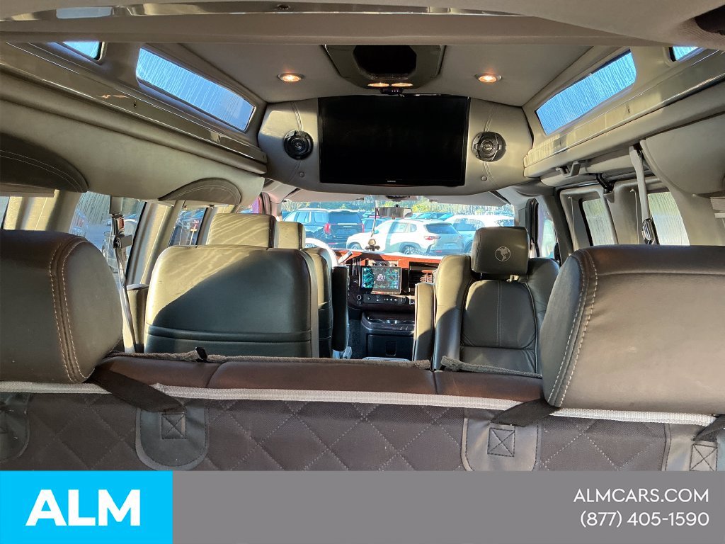 Used 2017 GMC Savana 2500 RWD image 10