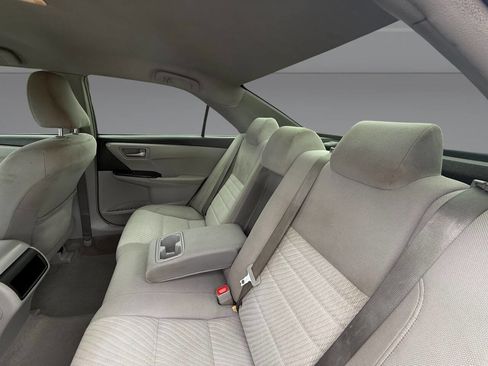 Used 2016 Toyota Camry LE FWD image 31
