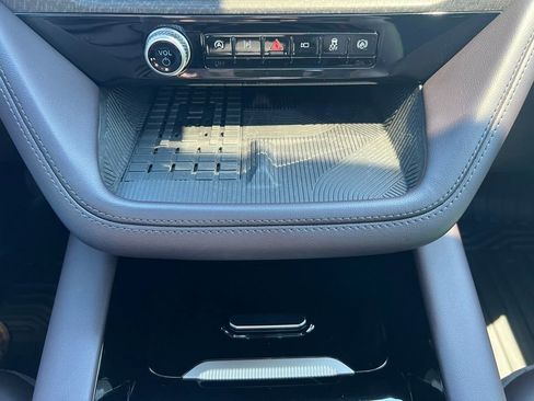 Used 2025 Ford Explorer Platinum w/ LUX Leather Package AWD/4WD image 31