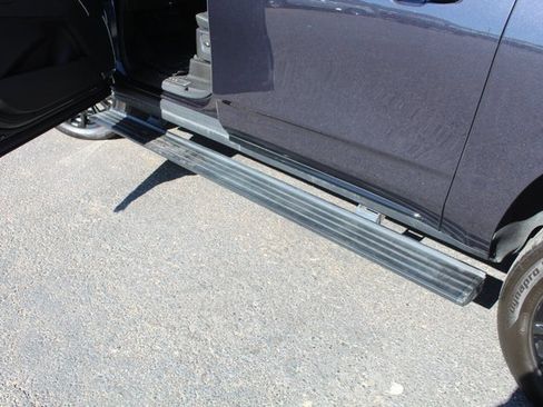 Used 2023 Cadillac Escalade ESV Sport Platinum w/ LPO, ONYX Package image 16