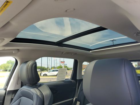 New 2026 Lincoln Nautilus Premier w/ Equipment Group 102A AWD/4WD image 10