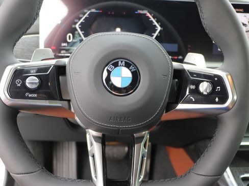 Certified 2025 BMW 740i xDrive AWD/4WD image 17