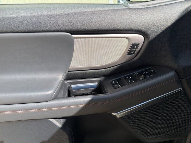 Certified 2025 Ford Expedition Active AWD/4WD image 13