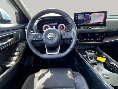 Used 2024 Nissan Rogue Platinum w/ Platinum Premium Package FWD image 6