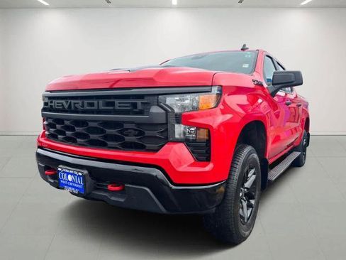 Used 2025 Chevrolet Silverado 1500 Custom Trail Boss w/ LPO, Dark Essentials Package image 2