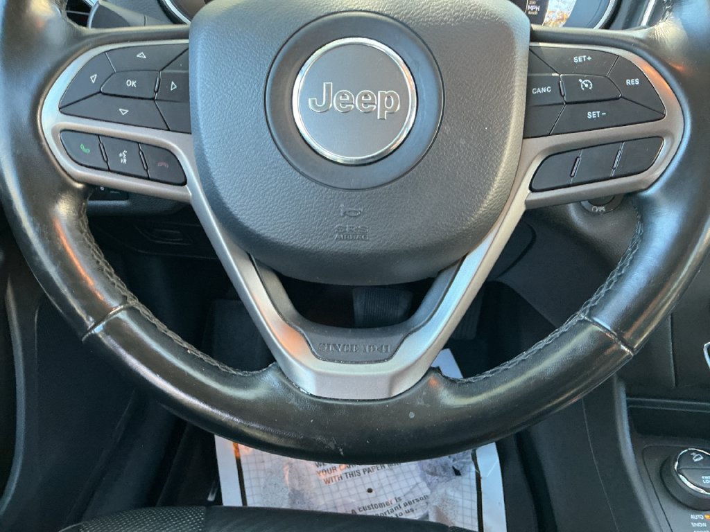 Used 2021 Jeep Cherokee Latitude Lux w/ Comfort/Convenience Group AWD/4WD image 18