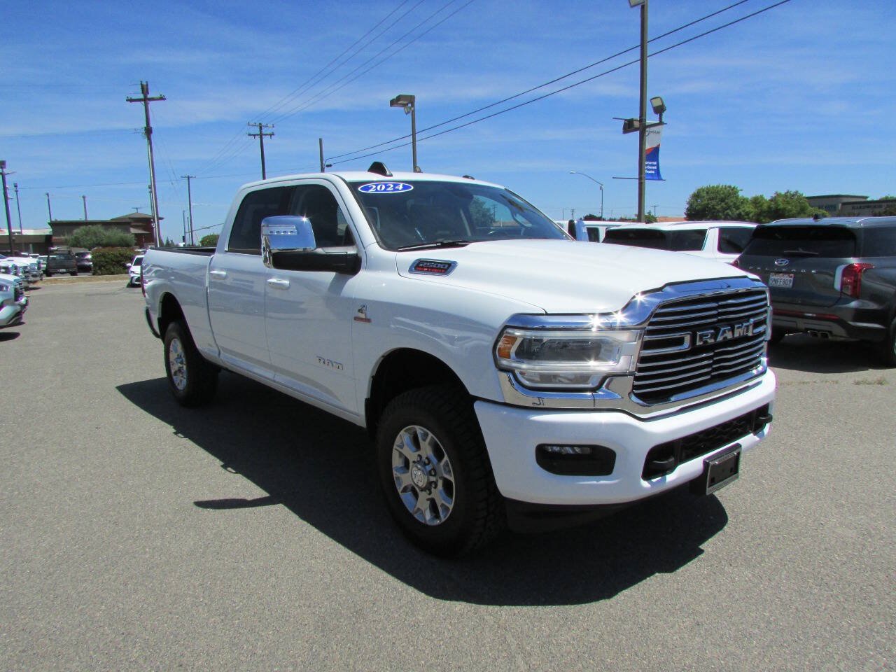 Used 2024 RAM 2500 Laramie AWD/4WD image 2