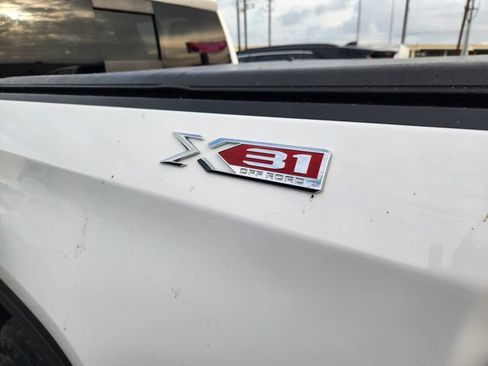 Used 2023 GMC Sierra 1500 SLT AWD/4WD image 10