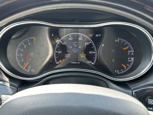 Used 2020 Jeep Grand Cherokee Overland AWD/4WD image 24