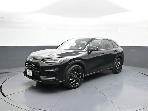 Used 2024 Honda HR-V Sport image 1