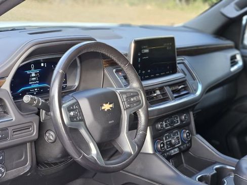 Used 2023 Chevrolet Suburban Premier image 12