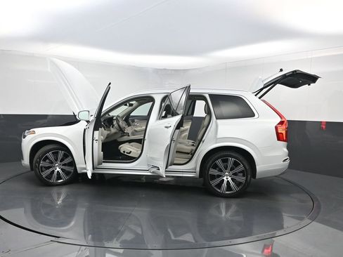 Used 2022 Volvo XC90 T6 Inscription w/ Climate Package image 39