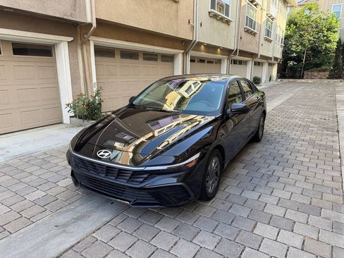Used 2024 Hyundai Elantra SEL FWD image 32