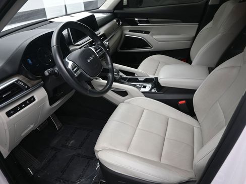 Used 2022 Kia Telluride SX w/ Towing Package image 13