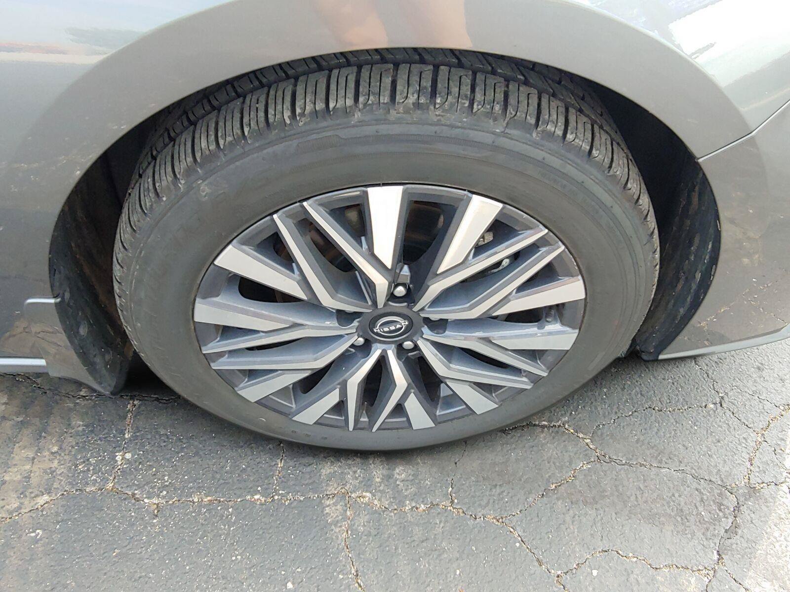 Used 2023 Nissan Altima 2.5 SV FWD image 32