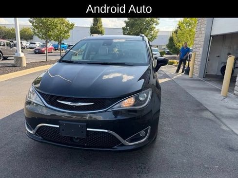 Used 2019 Chrysler Pacifica Touring-L Plus w/ Advanced Safetytec Group FWD image 2
