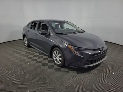 Used 2025 Toyota Corolla LE image 10