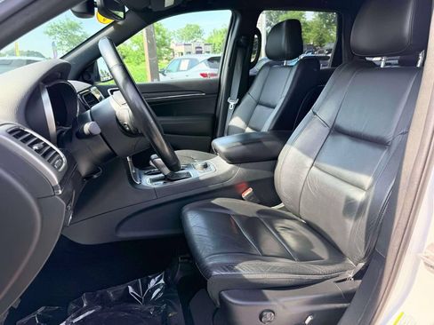 Used 2019 Jeep Grand Cherokee Limited w/ Trailer Tow Group IV AWD/4WD image 16