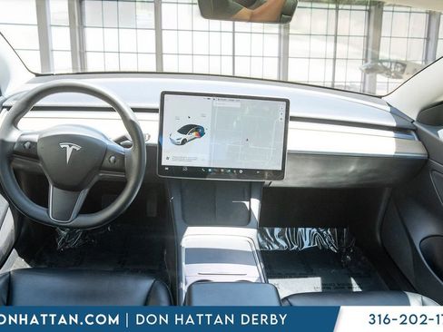 Used 2021 Tesla Model 3 Standard Range Plus RWD image 3