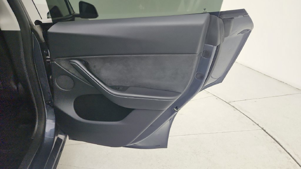 Used 2023 Tesla Model Y Long Range AWD/4WD image 30