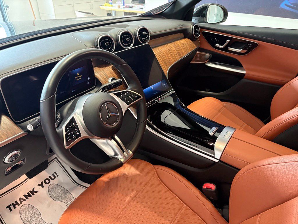 Used 2023 Mercedes-Benz GLC 300 4MATIC image 14