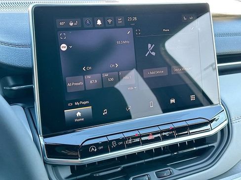 New 2026 Jeep Compass Limited image 9