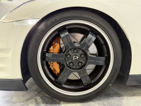 Used 2016 Nissan GT-R Black Edition AWD/4WD image 43