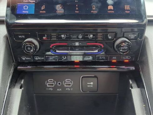 Used 2023 Jeep Grand Cherokee Overland AWD/4WD image 17