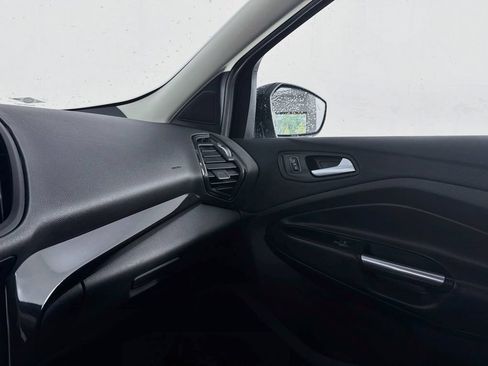 Used 2018 Ford Escape Titanium w/ Ford Safe & Smart Package AWD/4WD image 35