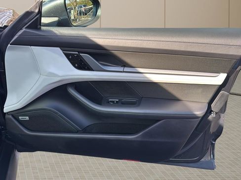 Used 2021 Porsche Taycan 4S image 37