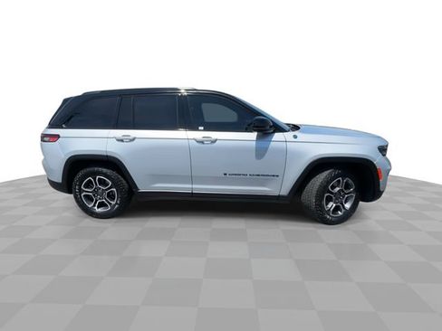 Used 2022 Jeep Grand Cherokee Trailhawk w/ Advanced Protech Group II AWD/4WD image 9