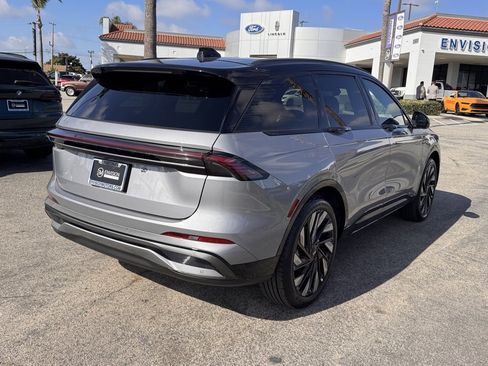 Used 2025 Lincoln Nautilus Reserve w/ Jet Appearance Package image 12