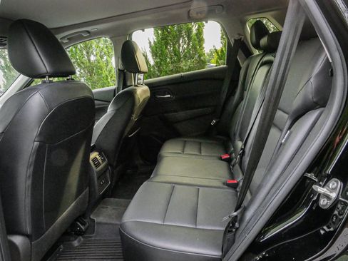 Used 2024 Nissan Rogue SV w/ SV Premium Package FWD image 8