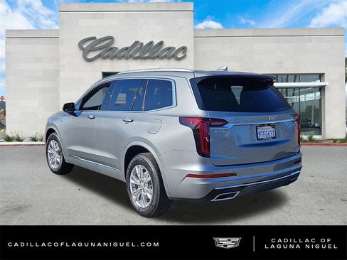 Used 2025 Cadillac XT6 Luxury image 5