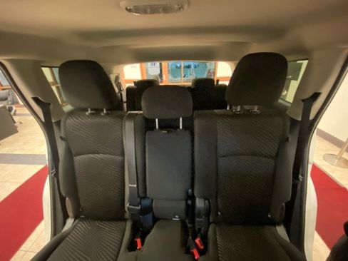 Used 2019 Dodge Journey SE image 25