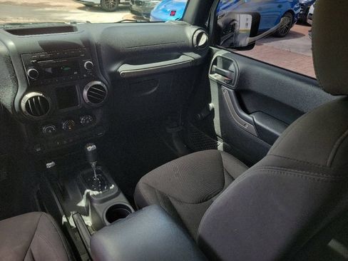 Used 2018 Jeep Wrangler Sport w/ Connectivity Group AWD/4WD image 21