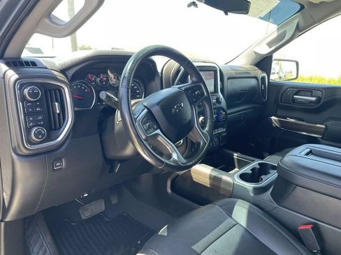 Used 2022 Chevrolet Silverado 1500 RST w/ LPO, Blackout Package AWD/4WD image 10