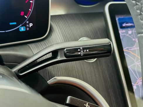 Certified 2025 Mercedes-Benz C 300 4MATIC Sedan image 21