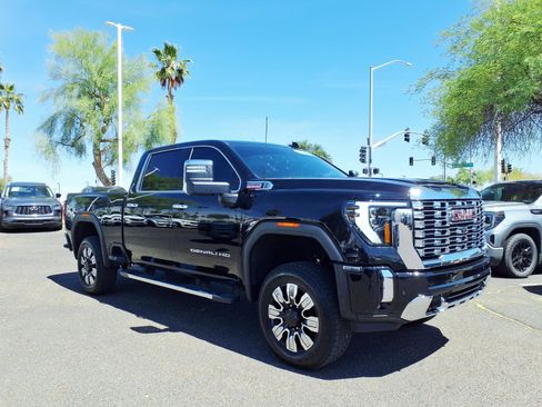 Certified 2025 GMC Sierra 2500 Denali image 3