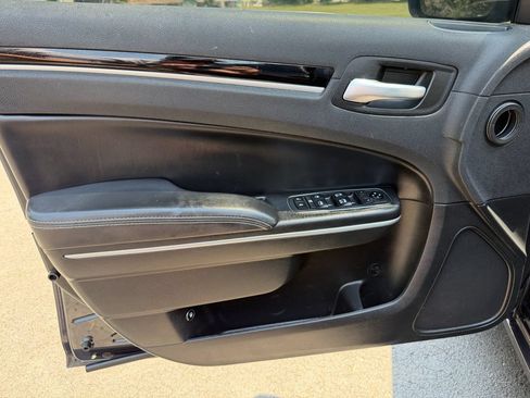 Used 2019 Chrysler 300 S AWD/4WD image 24
